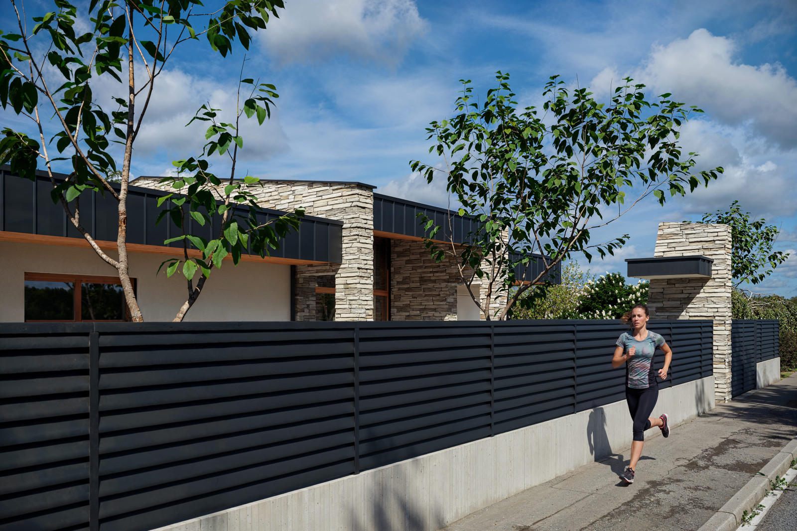 Esterno 5 DEF 4500x3000 donna