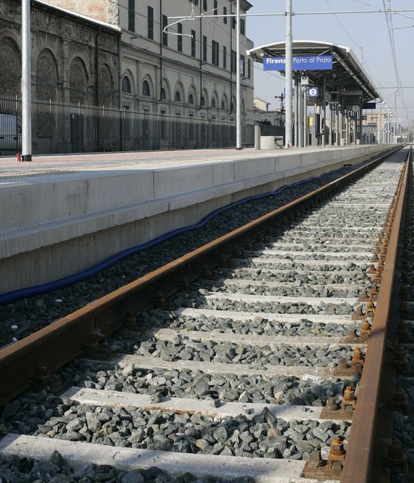 binari treno.jpg
