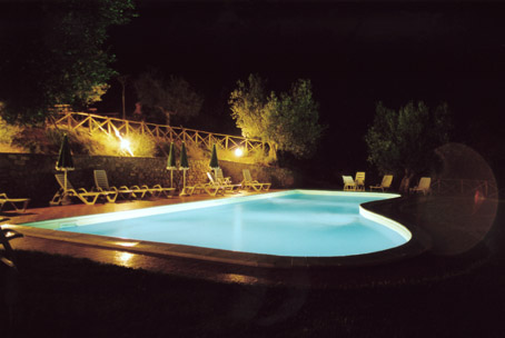 piscina_notte.jpg