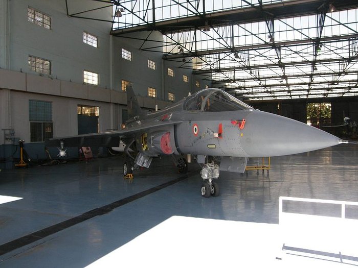 800px-Tejas_air_force_grey.JPG