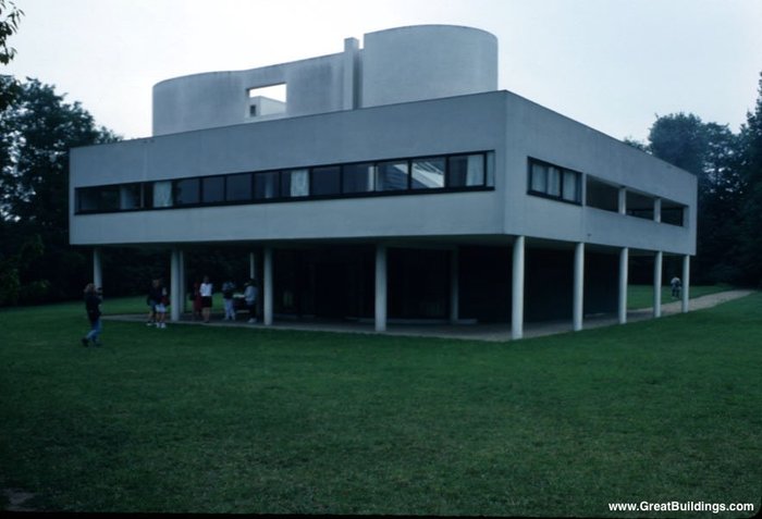 Ville Corbusier Savoye Facciata ovest (ingresso principale).jpg