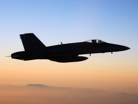airplane-in-sunshine_115489-480x360.jpg