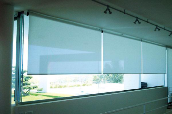 arredamento-con-tende-a-rullo-2.jpg
