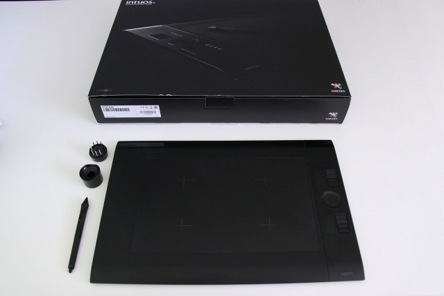 Wacom_intuos_4_Large-ZML_2.jpg