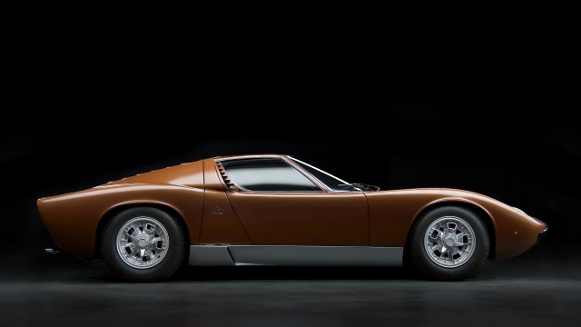 bertone-lamborghini-miura-p400-wallpaper.jpg