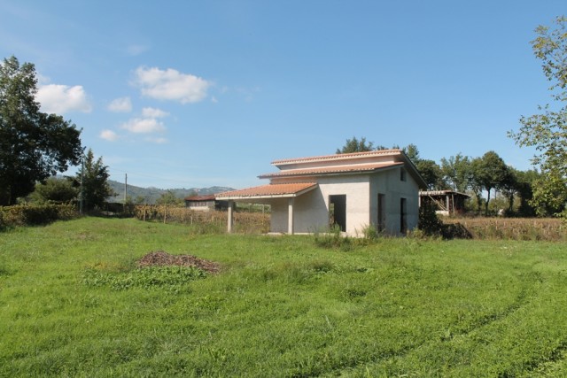 casa-indipendente-con-terreno-pianeggiante.jpg