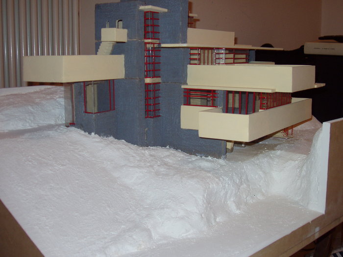plastico,casa sulla cascata 001.jpg