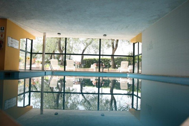 piscina-coperta-lago-di-garda4.jpg