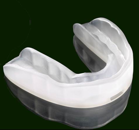 questo forse è il più somigliante, con la differenza che nella realtà è più plasticoso che gommoso... <br /><br />è come se fosse fatto con il materiale dell'altra immagini ma sulla superficie è graffiato...