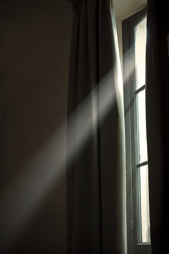 Spicchio di sole dalla finestra.jpg