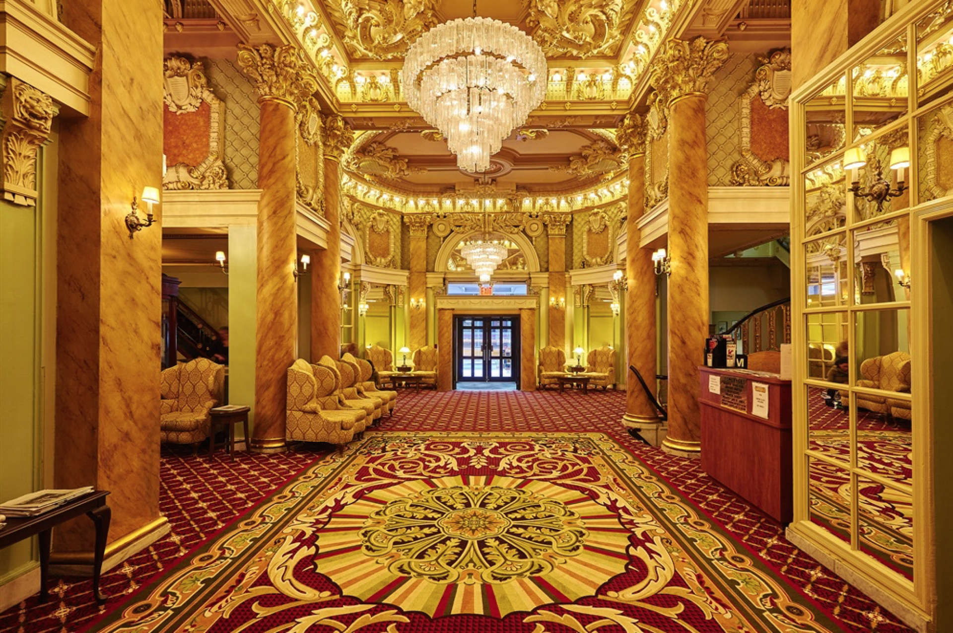 Hotels-Wolcott-Hotel-Luxury-Lobby-Entrance.png