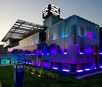 image_hotel_exterior_night_1.jpg